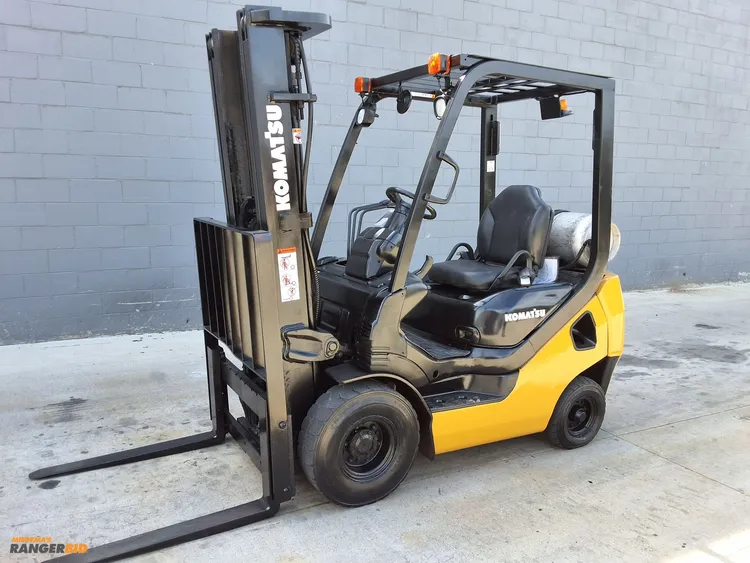 Used KOMATSU 4,000LBS CAPACITY PNEUMATIC Internal Combustion Forklifts: Pneumatic Tire Michigan US | Miedema Asset Management Group #1148348