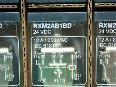 NEW SCHNEIDER ELECTRIC RXM2AB1BD