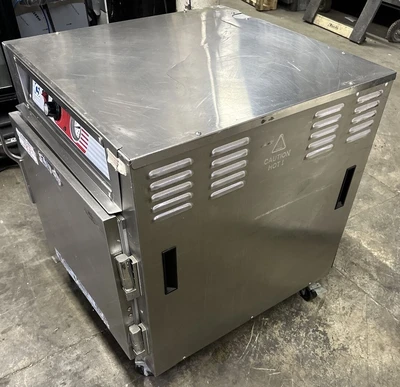 174-0153 Metro C563-SFS-U Half Size Mobile Heated Hot Food Warmer