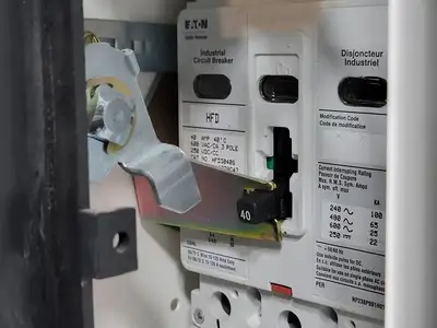 Used EATON HFD3040S Switchgears British Columbia CA | Lenmark #240443