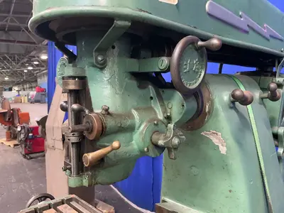 Used THE UNITED STATES MACHINE TOOL CO. V Vertical Mills Ohio US | HGR 24 #1335364
