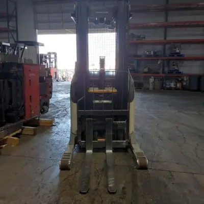 USED 2019 CROWN RR5725-45