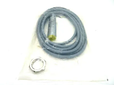 NEW TURCK BI8-M18T-AP6X SENSOR T4616000 BI8M18TAP6X