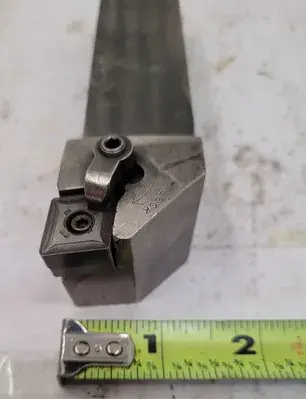 USED KENNAMETAL DCLNL-205D