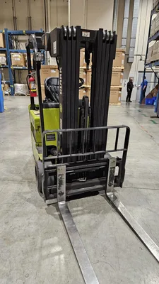 Clark TMX25 Forklift