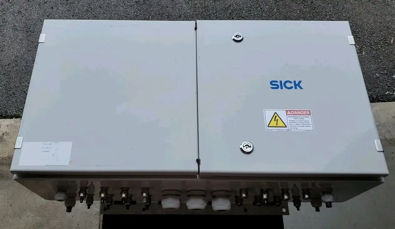 USED SICK SIC2000-9420T00S06 MSC-SIM COMBO 40A CONTROL CABINET