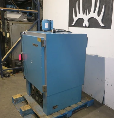 USED 1999 BLUE-M POM-5886B