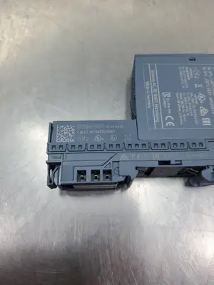 USED Siemens 6ES7131-6FD01-0BB1 Module w/6ES7193-6BP20-0BB1 Base.
