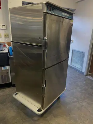 Alto-Shaam 1000-BQ2/96 Heated Banquet Cart
