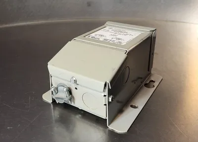 GE 9T51B0104 Buck Boost Transformer 1ph 100va 120/240v-ac 12/24v-ac. Loc4E35