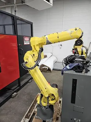 USED 2010 FANUC M-20IA
