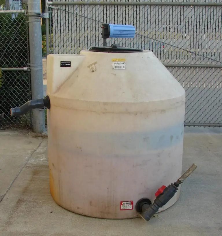 SPC4352  Tank 300 gallon vertical tank, Polyethylene, flat