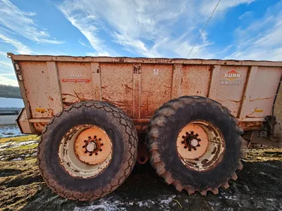 KUHN KNIGHT 8150 PRO TWIN SLINGER Manure Spreaders | Iron Listing (3)