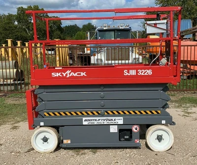 USED 2017 Skyjack SJIII 3226