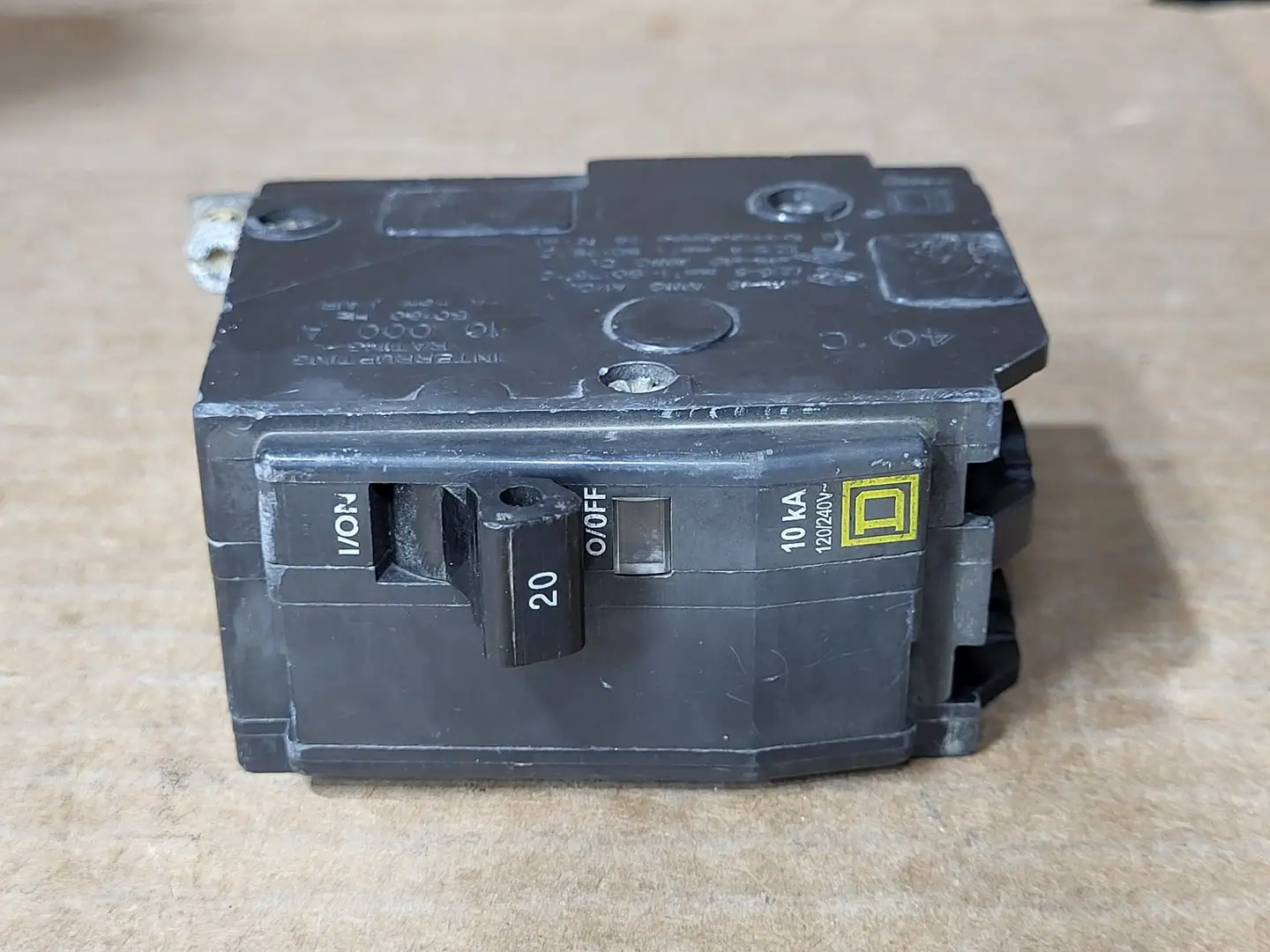 Used SQUARE D QOB220 Switchgears British Columbia CA | Lenmark #1438637