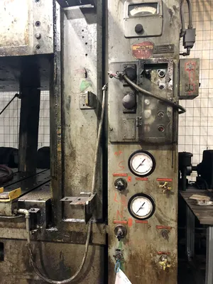 USED WILLIAMS WHITE & COMPANY WILLIAMS WHITE & COMPANY CUSTOM PRESS