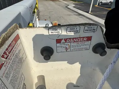Used 2016 TEREX HR37M Bucket (boom) trucks Florida US | Truck and Van Outlet #1509228