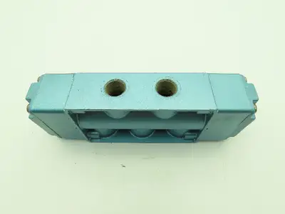 Skinner S4AACBX4 Pneumatic Directional Control Valve 5-Way 2 Pos 150PSI 1/2" NPT
