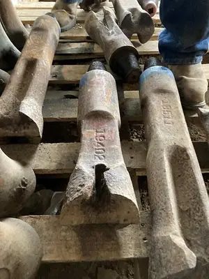 Used AFTERMARKET 5 ½” DIAMETER X 17” LENGTH CABLE TOOL DRILLING CHISEL BIT Drills Pennsylvania US | East West Machinery & Drilling #1417238