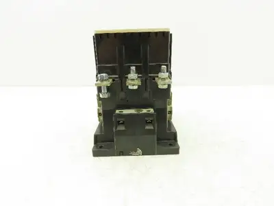 Siemens 3TF52 Motor Starter IEC Contactor 3Ph 1000V 150Hp 200A Coil 240V