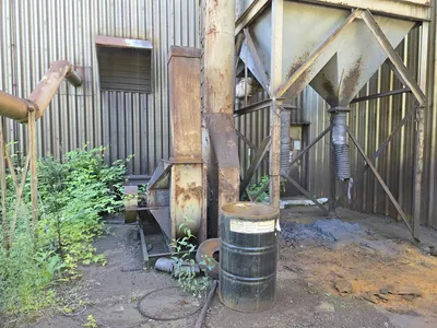 1993 Pangborn 7-Wheel Structural Blast Machine, 24" x 48" Opening, 60' In-Out Conveyors w/ (6) Cross