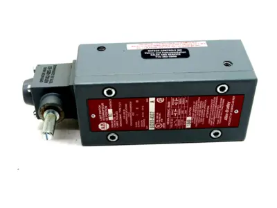 NEW ALLEN BRADLEY 802XR-A3C7 LIMIT SWITCH SERIES A 802XRA3C7
