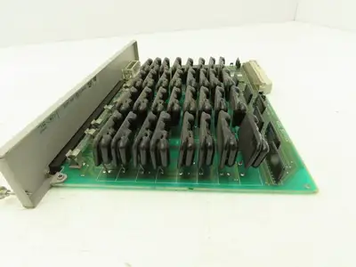 Siemens 505-4832 Digital Output Module PLC Rack E-Stand 110/220 AC Output