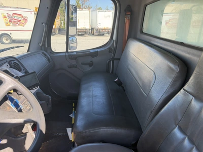 Used 2007 FREIGHTLINER BUSINESS CLASS M2 26' BOX TRUCK Box trucks Ohio US | Miedema Asset Management Group #1709372