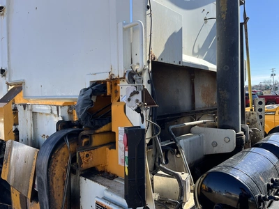 USED 2018 MACK LR613 REFUSE