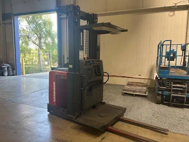 Used 2014 RAYMOND 520OPC30TT Order Pickers Illinois US | Somerset Equipment Sales #1546167