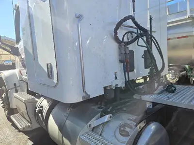 USED 2022 PETERBILT 567