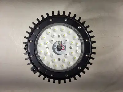 NEW CROUSE-HINDS VMV7L/UNV1 S890