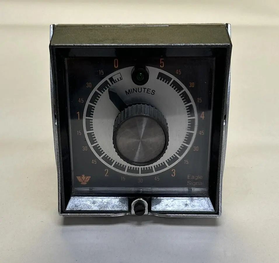 USED EAGLE SIGNAL 3054023