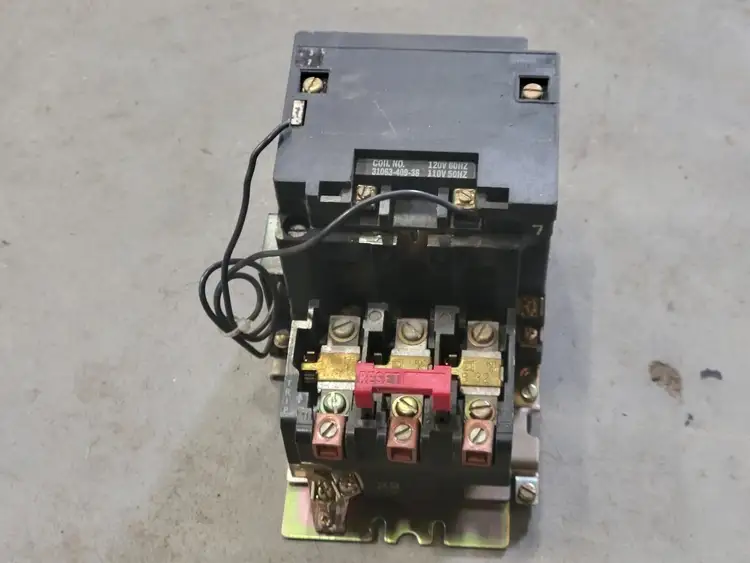 Used SQUARE D 31063-501-52-801 9730 Switchgears British Columbia CA | Lenmark #242510