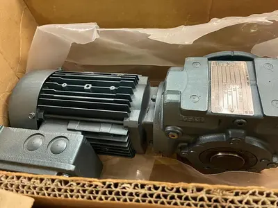 New | in-Stock SEW-EURODRIVE SAF4/DT80N4 Gearmotors | Surplus Asset Holdings #1226820