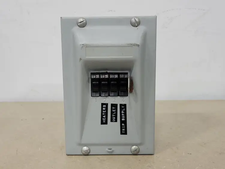 Used FEDERAL PIONEER _UNKNOWN_ Switchgears British Columbia CA | Lenmark #239926