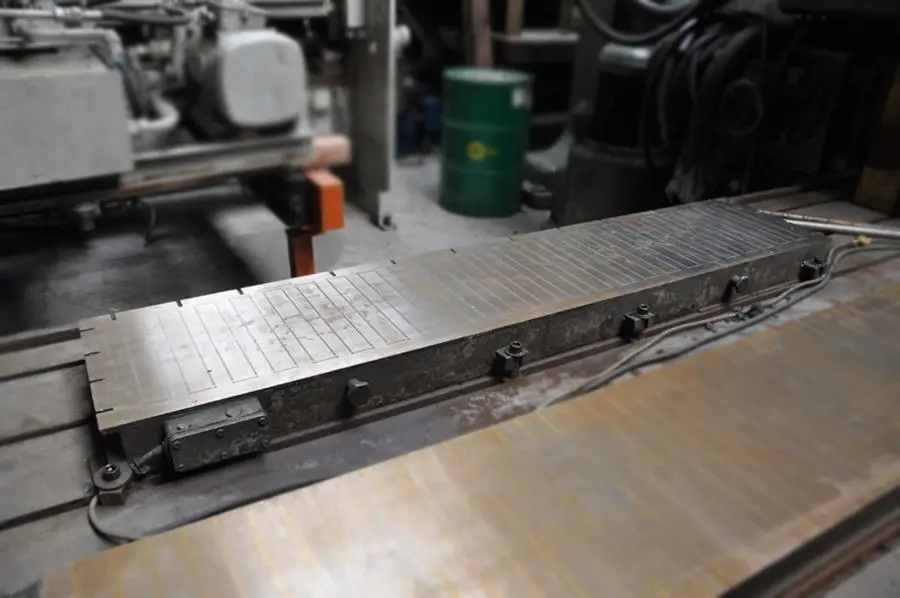 USED MAGNETIC TABLE 1830 X 380 MM