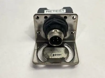 OTBVP6LQD | Banner  Optical Touch Button w/ Mounting Bracket - Used