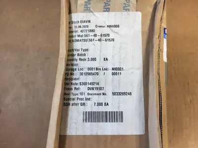NEW KOMATSU 561-40-61570