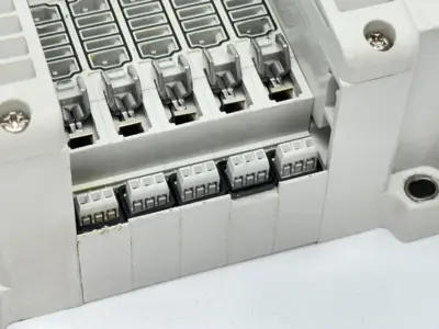 VV5QC21-05N9PD0-S | SMC  Solenoid Manifold 2000 Series 5 Port - Used