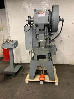 5912-220 Minster Press 16 Ton Type B1-16 1″ Stroke OBI Air Clutch/Air Brake Stamping Press