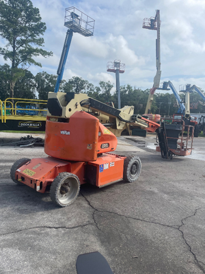 USED 2014 JLG E400AJPN