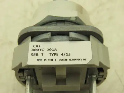 Allen Bradley 800TC-J91A Pushbutton Switch 3-Position Spring Return Both *READ*