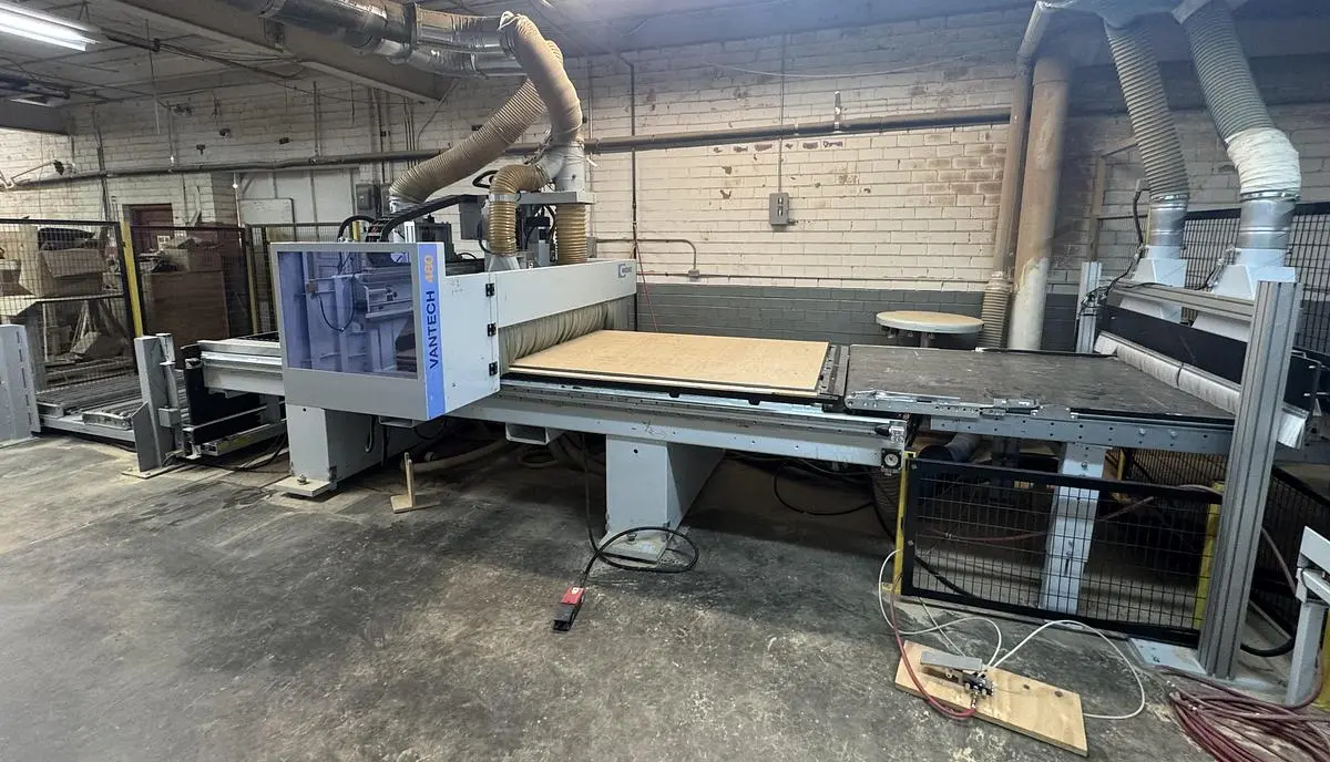 WEEKE VANTECH 480, 4' x 8' CNC ROUTER WITN PANEL MATERIAL HANDLING & INTEGRATED DUST COLLECTION SYSTEM