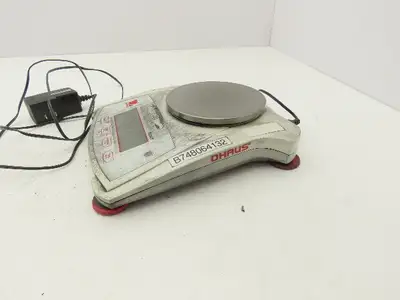 Ohaus Scout SPX622 Precision Analytical Balance Weigh Scale 620 Grams Portable