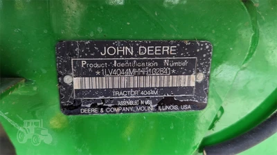 USED JOHN DEERE 4044M