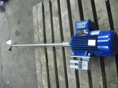 Rigal-Bennett Clamp-On Stirrer .37 kW Flp