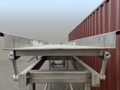 Commercial 28' Elevated Shaker Conveyor