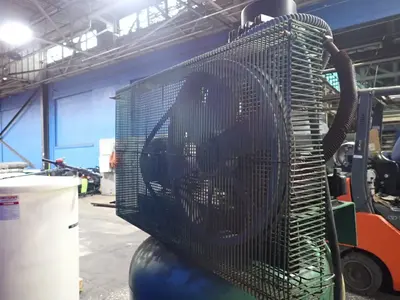 Used SPEEDAIRE 5F5652 Lubricated Reciprocating Air Compressors Ohio US | HGR 24 #916949