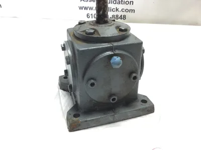 Boston Gear UR137-PM5 Spiral Bevel Gear Drive 1:1 Ratio 1750 RPM